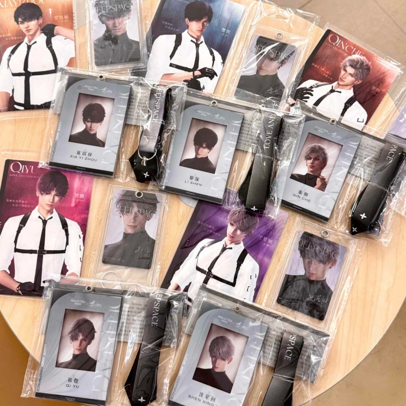 Co-Branded Love And Deepspace  - Card Penny Sleeve avis et prix